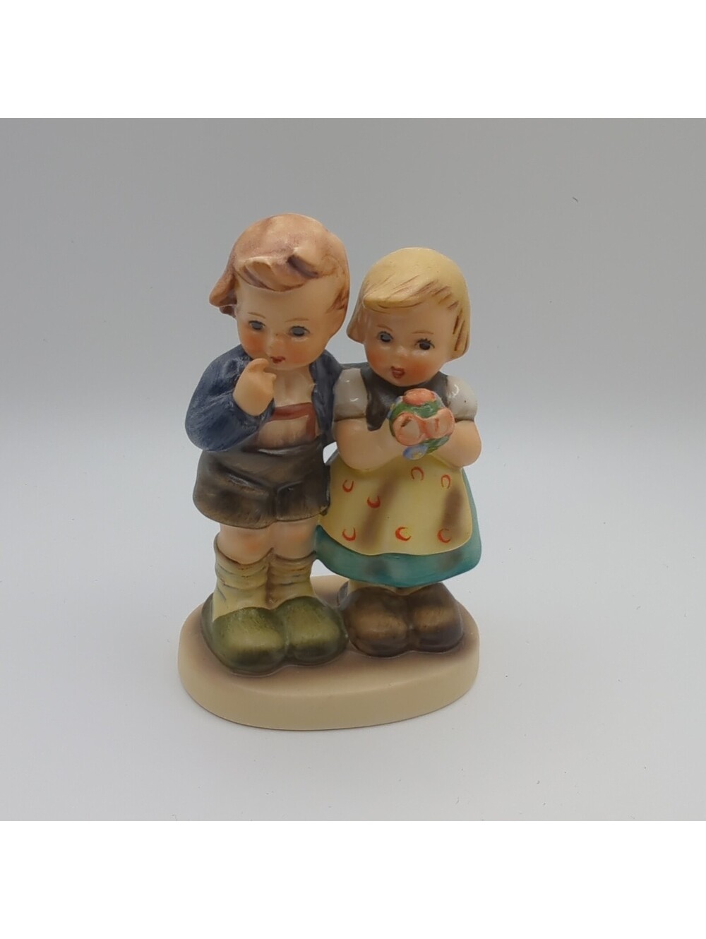 Vintage MI Hummel Goebel Figurine #220 2/0 "We Congratulate" TMK 67- 3.75" Tall